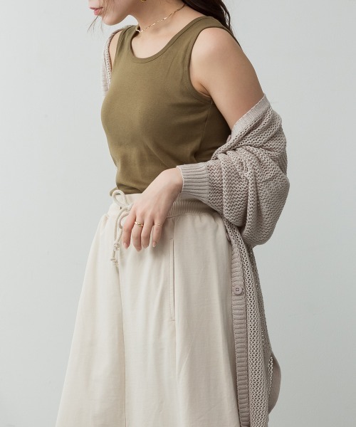 aity(アイティ)の「M-4L カップ付き コットンフライス タンクトップ 夏服(タンクトップ・レディース・ネイビー/グレイッシュベージュ/ブラック/オフホワイト/杢グレー/チャコールグレー/カーキ・LL/L/M/4L/3L)」の12枚目の写真