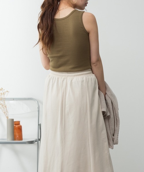 aity(アイティ)の「M-4L カップ付き コットンフライス タンクトップ 夏服(タンクトップ・レディース・ネイビー/グレイッシュベージュ/ブラック/オフホワイト/杢グレー/チャコールグレー/カーキ・LL/L/M/4L/3L)」の13枚目の写真