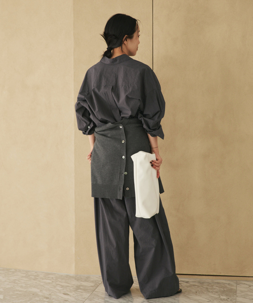 plage(プラージュ)の「relaxy slit シャツ(シャツ/ブラウス・レディース・ボルドー/チャコールグレー/バーガンディー・FREE)」の11枚目の写真