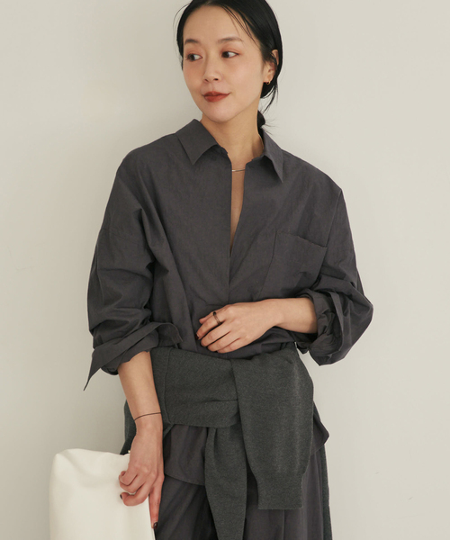 plage(プラージュ)の「relaxy slit シャツ(シャツ/ブラウス・レディース・ボルドー/チャコールグレー/バーガンディー・FREE)」の12枚目の写真