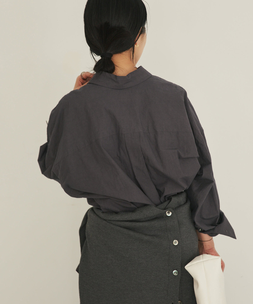 plage(プラージュ)の「relaxy slit シャツ(シャツ/ブラウス・レディース・ボルドー/チャコールグレー/バーガンディー・FREE)」の14枚目の写真