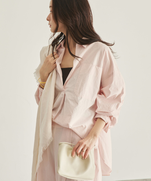 plage(プラージュ)の「relaxy slit シャツ(シャツ/ブラウス・レディース・ボルドー/チャコールグレー/バーガンディー・FREE)」の20枚目の写真