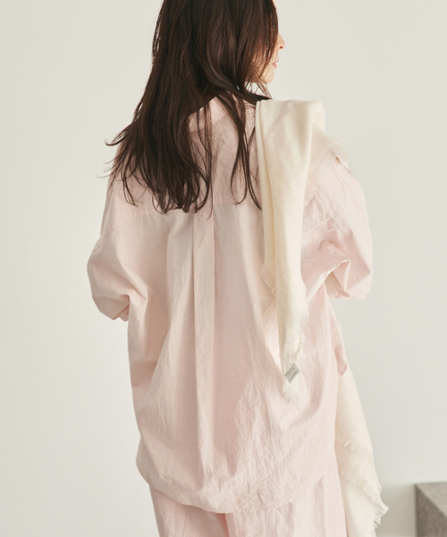 plage(プラージュ)の「relaxy slit シャツ(シャツ/ブラウス・レディース・ボルドー/チャコールグレー/バーガンディー・FREE)」の21枚目の写真