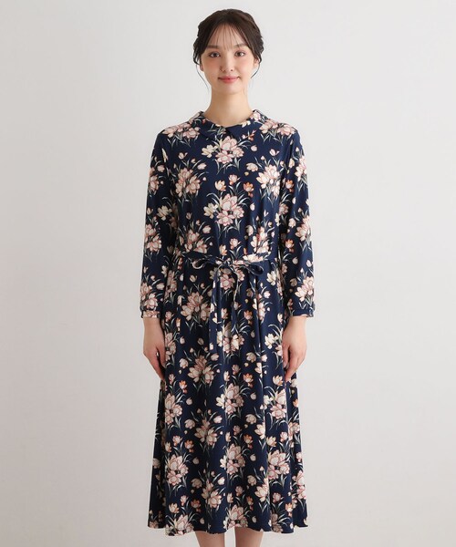 LAURA ASHLEY(ローラアシュレイ)の「【洗える/ジャージ素材/同柄アイテムあり】サトクリフ チューリップス柄ワンピース(ワンピース・レディース・グリーン系1/ネイビー系/ブルー系その他2・40/38)」の12枚目の写真
