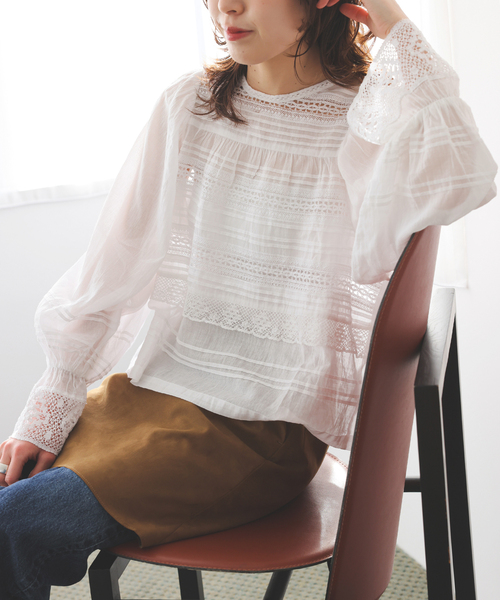 Spick & Span(スピックアンドスパン)の「ne Quittez pas / ヌキテパ 別注Pintuck & Lace Blouse*(シャツ/ブラウス・レディース・ホワイト/ネイビー・FREE)」の12枚目の写真