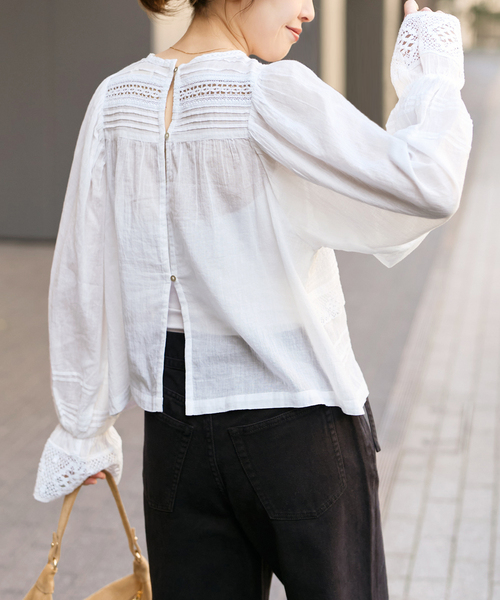 Spick & Span(スピックアンドスパン)の「ne Quittez pas / ヌキテパ 別注Pintuck & Lace Blouse*(シャツ/ブラウス・レディース・ホワイト/ネイビー・FREE)」の18枚目の写真