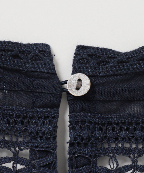Spick & Span(スピックアンドスパン)の「ne Quittez pas / ヌキテパ 別注Pintuck & Lace Blouse*(シャツ/ブラウス・レディース・ホワイト/ネイビー・FREE)」の5枚目の写真