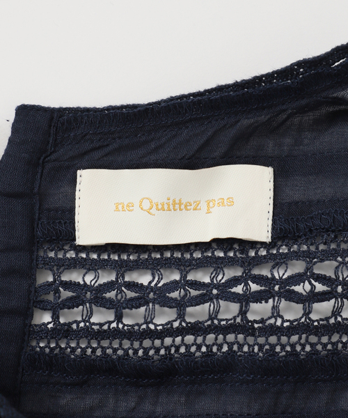Spick & Span(スピックアンドスパン)の「ne Quittez pas / ヌキテパ 別注Pintuck & Lace Blouse*(シャツ/ブラウス・レディース・ホワイト/ネイビー・FREE)」の6枚目の写真