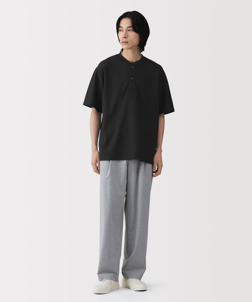 無印良品(ムジルシリョウヒン)の「紳士 UVカット乾きやすいワッフルヘンリーネック半袖Tシャツ(Tシャツ/カットソー・メンズ・ブラック/スモーキーグリーン系/オフホワイト/チャコールグレー・S/M/L/XL)」の9枚目の写真