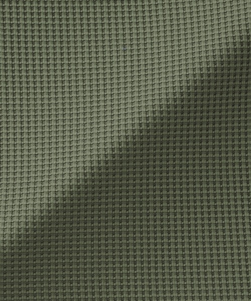 無印良品(ムジルシリョウヒン)の「紳士 UVカット乾きやすいワッフルヘンリーネック半袖Tシャツ(Tシャツ/カットソー・メンズ・ブラック/スモーキーグリーン系/オフホワイト/チャコールグレー・S/M/L/XL)」の5枚目の写真