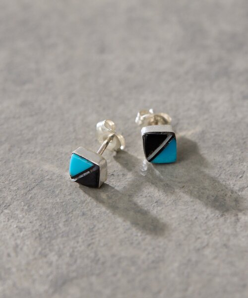 ear PAPILLONNER(イアパピヨネ)の「《スターリングシルバー使用》インレイピアス(ピアス(両耳用)・レディース・ホワイト/ブルー系その他・FREE)」の9枚目の写真