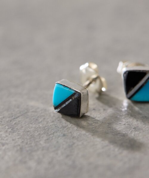 ear PAPILLONNER(イアパピヨネ)の「《スターリングシルバー使用》インレイピアス(ピアス(両耳用)・レディース・ホワイト/ブルー系その他・FREE)」の10枚目の写真