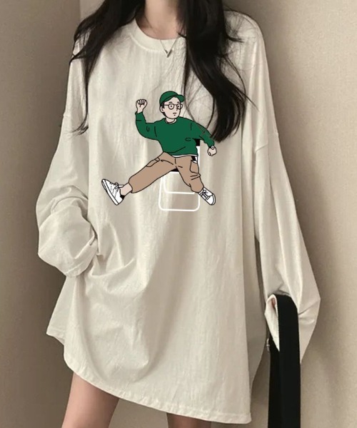 Lips(リップス)の「ゆるっと可愛いオーバーサイズ!男の子プリントが映えるルーズフィットカットソー(Tシャツ/カットソー・レディース・ネイビー/ライトグレー/ホワイト/ブラック・FREE)」の1枚目の写真