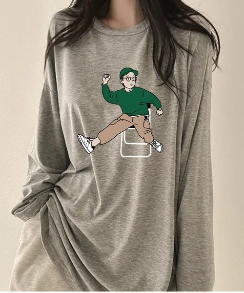 Lips(リップス)の「ゆるっと可愛いオーバーサイズ!男の子プリントが映えるルーズフィットカットソー(Tシャツ/カットソー・レディース・ネイビー/ライトグレー/ホワイト/ブラック・FREE)」の3枚目の写真