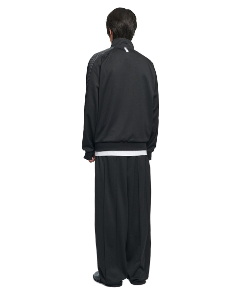 NOMANUAL(NOMANUAL)の「NM WIDE TRACK TOP - BLACK(ナイロンジャケット・レディース・その他・SMALL/MEDIUM/LARGE)」の10枚目の写真
