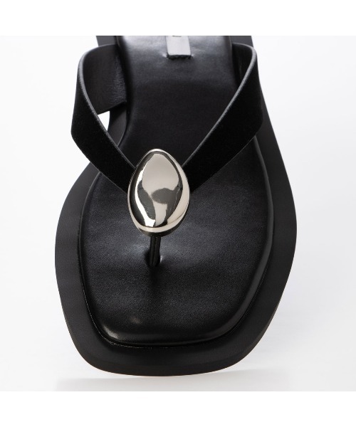 EVOL(イーボル)の「【S-LLサイズ展開・柔らかい】メタルモチーフスクエアフラットトングサンダル JA5947(サンダル・レディース・ブラック/アイボリー/ブラウン・S/M/L/LL)」の14枚目の写真