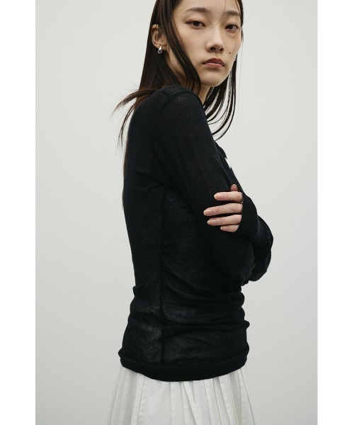 STYLEMIXER(スタイルミキサー)の「ディープVネックシアートップ(ニット/セーター・レディース・オレンジ系その他/ブラック/グレー・FREE)」の4枚目の写真