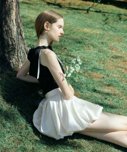 EIMY ISTOIRE(エイミーイストワール)の「ASYMMETRY RIBBON TOPS(Tシャツ/カットソー・レディース・レッド/ホワイト/ピンクベージュ/ブラック・F)」の8枚目の写真
