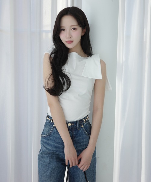 EIMY ISTOIRE(エイミーイストワール)の「ASYMMETRY RIBBON TOPS(Tシャツ/カットソー・レディース・レッド/ホワイト/ピンクベージュ/ブラック・F)」の16枚目の写真