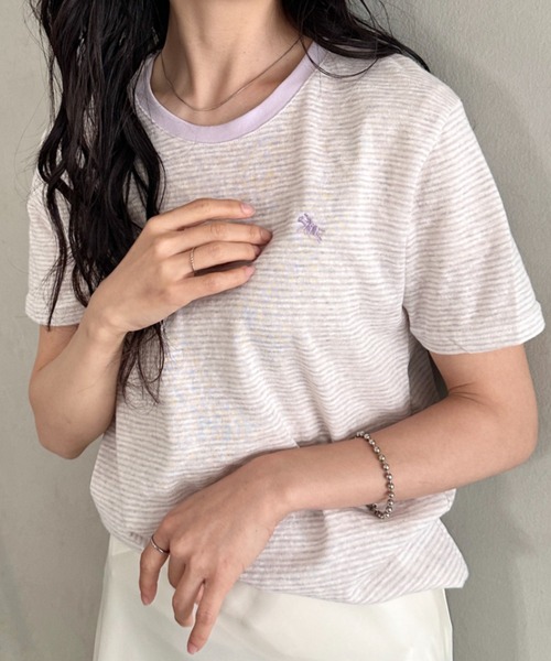 POLOCHAMPS（ポロチャンプス）の「POLOCHAMPS(ポロチャンプス)/ ワンポイント刺繍 クルーネック半袖Tシャツ ボーダー/刺繍Tシャツ（Tシャツ/カットソー・レディース・パープル/ピンク/グレー/サックスブルー・FREE）」の3枚目の写真