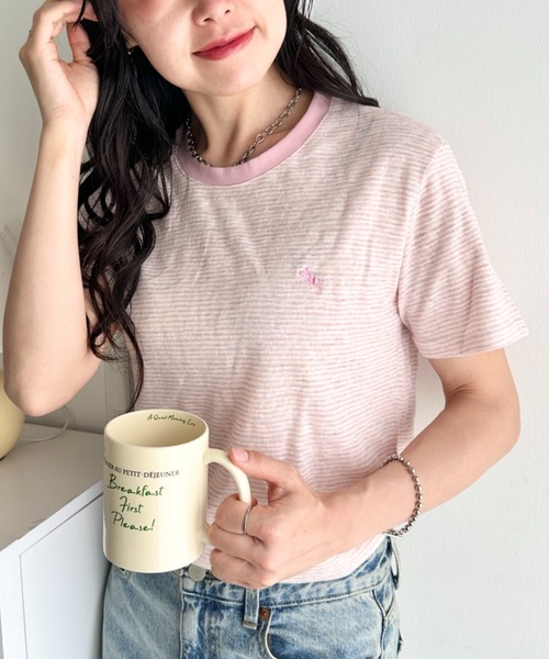 POLOCHAMPS（ポロチャンプス）の「POLOCHAMPS(ポロチャンプス)/ ワンポイント刺繍 クルーネック半袖Tシャツ ボーダー/刺繍Tシャツ（Tシャツ/カットソー・レディース・パープル/ピンク/グレー/サックスブルー・FREE）」の4枚目の写真