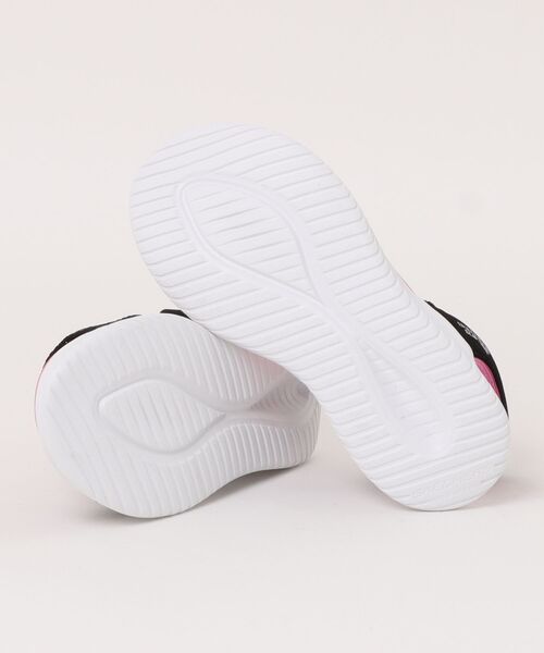 SKECHERS(スケッチャーズ)の「【SKECHERS】スポーツサンダル ULTRA FLEX 3.0(サンダル・キッズ・ブラック×ピンク/ラベンダー・19.0cm/20.0cm/21.0cm/22.0cm)」の3枚目の写真