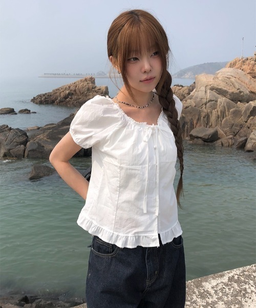anyonemore（エニワンモア）の「レースリボンくるみボタン裾フリルパフ半袖ブラウス（シャツ/ブラウス・レディース・ホワイト・FREE）」の3枚目の写真