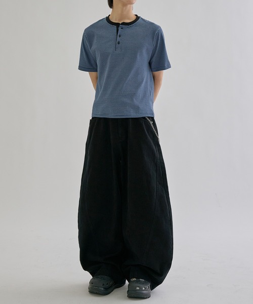 EPNK(イーピーエヌケー)の「Fine - border henly Tee / ファインボーダーヘンリーネックT(Tシャツ/カットソー・メンズ・チャコールグレー/ブルー/ブラック・SMALL/MEDIUM/LARGE)」の6枚目の写真