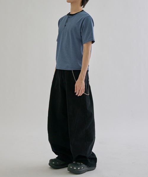 EPNK(イーピーエヌケー)の「Fine - border henly Tee / ファインボーダーヘンリーネックT(Tシャツ/カットソー・メンズ・チャコールグレー/ブルー/ブラック・SMALL/MEDIUM/LARGE)」の4枚目の写真