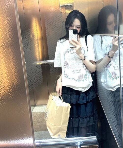 ROSEFRANTZ（ロゼフランツ）の「Vintage Floral Frame T-shirt [White]（Tシャツ/カットソー・レディース・ホワイト・OS）」の12枚目の写真