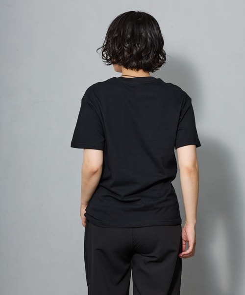aremoi(アレモイ)の「グラフィックプリントTシャツ(Tシャツ/カットソー・レディース・ブラック・SMALL/MEDIUM/LARGE)」の3枚目の写真