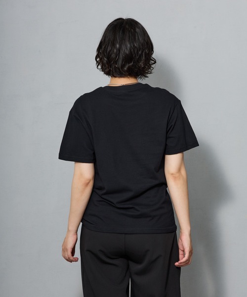 aremoi(アレモイ)の「グラフィックプリントTシャツ(Tシャツ/カットソー・レディース・ブラック・SMALL/MEDIUM/LARGE)」の4枚目の写真