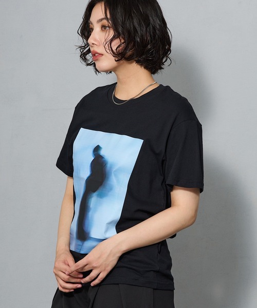 aremoi(アレモイ)の「グラフィックプリントTシャツ(Tシャツ/カットソー・レディース・ブラック・SMALL/MEDIUM/LARGE)」の7枚目の写真
