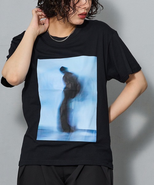aremoi(アレモイ)の「グラフィックプリントTシャツ(Tシャツ/カットソー・レディース・ブラック・SMALL/MEDIUM/LARGE)」の9枚目の写真
