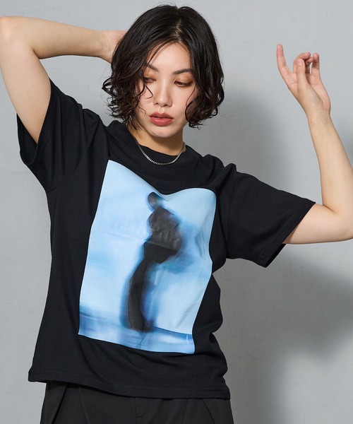 aremoi(アレモイ)の「グラフィックプリントTシャツ(Tシャツ/カットソー・レディース・ブラック・SMALL/MEDIUM/LARGE)」の10枚目の写真