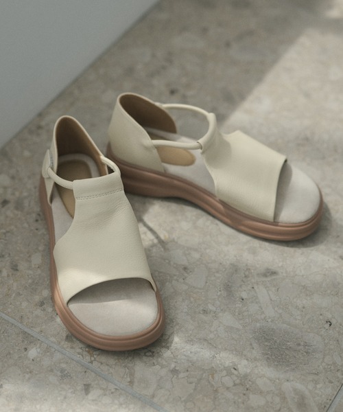 LAULEN(ローレン)の「side open velcro platform sandals /サイドオープンベルクロプラットフォームサンダル(サンダル・レディース・アイボリー/ブラウン/ブラック・23cm/24cm/25cm)」の12枚目の写真