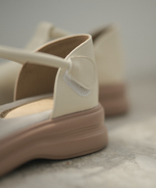 LAULEN(ローレン)の「side open velcro platform sandals /サイドオープンベルクロプラットフォームサンダル(サンダル・レディース・アイボリー/ブラウン/ブラック・23cm/24cm/25cm)」の14枚目の写真