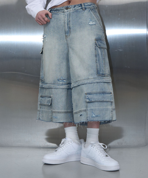 PITCHBLACK(ピッチブラック)の「DAMAGE DENIM BERMUDA PANTS (WASHED BLUE)(デニムパンツ・メンズ・その他・MEDIUM/LARGE/X-LARGE)」の2枚目の写真