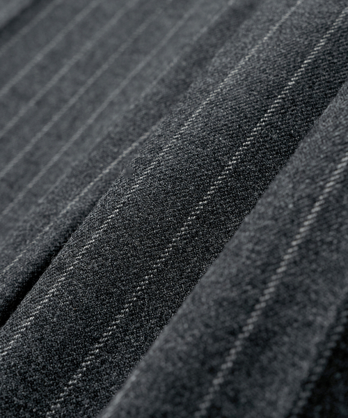 NOIRER(ノイア)の「ウールストライプスラックス(グレー)(スラックス・メンズ・その他・48/52/50)」の2枚目の写真