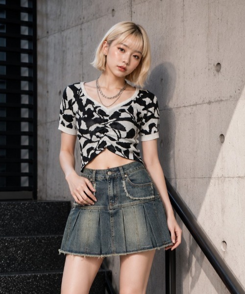 GORGE(ゴージ)の「ジャガードショートニット(ニット/セーター・レディース・ブラック/ブルー/ピンク/グリーン・F)」の1枚目の写真