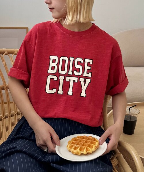 CIAOPANIC TYPY(チャオパニックティピー)の「【UNISEX】ピグメント加工スラブカレッジロゴTEE(Tシャツ/カットソー・レディース・ホワイト/グリーン/レッド/ブラウン/ネイビー・LARGE/MEDIUM)」の5枚目の写真