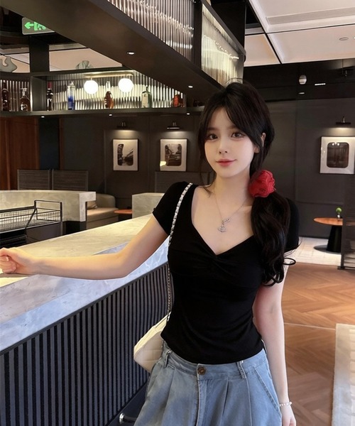 LAFFMO(ラフモ)の「パット付きフロントギャザー半袖カットソー(Tシャツ/カットソー・レディース・ブラック/レッド/ホワイト/グレー・F)」の8枚目の写真