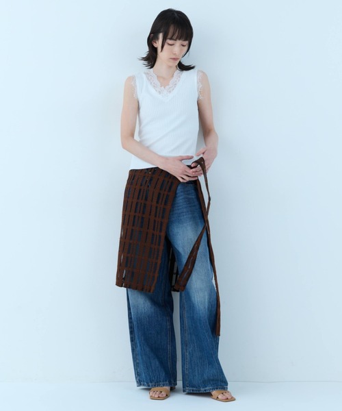 flaeu(フラユ)の「Lace Rib Sleeveless Top(タンクトップ・レディース・ホワイト/ブラック・FREE)」の16枚目の写真