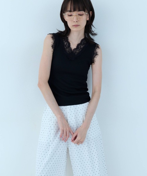 flaeu(フラユ)の「Lace Rib Sleeveless Top(タンクトップ・レディース・ホワイト/ブラック・FREE)」の3枚目の写真
