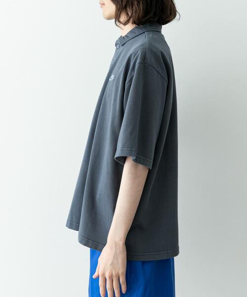 NIKE(ナイキ)の「NIKE NK CLUB JERSEY POLO WASHE(ポロシャツ・メンズ・ブラック系その他/ピンク系その他/グリーン系その他・MEDIUM/LARGE)」の5枚目の写真