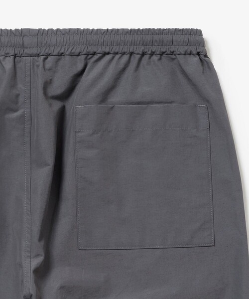 LACOSTE(ラコステ)の「ナイロンコットンツイルショートパンツ(その他パンツ・メンズ・チャコール/ブラック・5/4/3)」の8枚目の写真