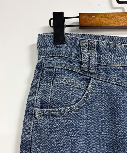ONEP STAR(ワンピスター)の「ヘリンボーン調ルーズストレートデニムパンツ(デニムパンツ・レディース・ブルー・SMALL/MEDIUM/LARGE/X-LARGE)」の3枚目の写真
