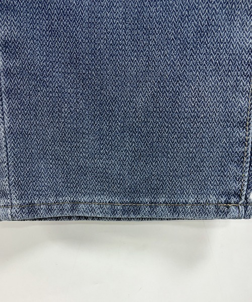 ONEP STAR(ワンピスター)の「ヘリンボーン調ルーズストレートデニムパンツ(デニムパンツ・レディース・ブルー・SMALL/MEDIUM/LARGE/X-LARGE)」の2枚目の写真