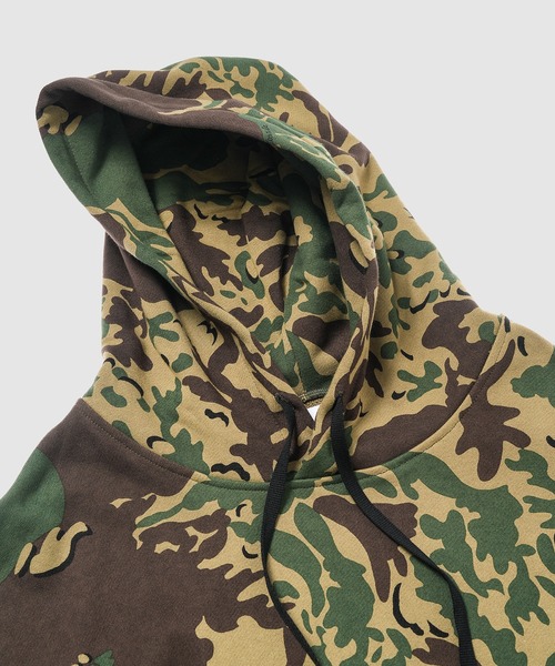 NOMA t.d.(ノーマティーディー)の「Camo Flower Hoody(パーカー・メンズ・オリーブ・3/4)」の3枚目の写真