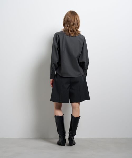 LANVIN en Bleu（ランバンオンブルー）の「ウールトロピカルドルマンフォルムシャツ（シャツ/ブラウス・レディース・ベージュ/ブラウン・38）」の5枚目の写真